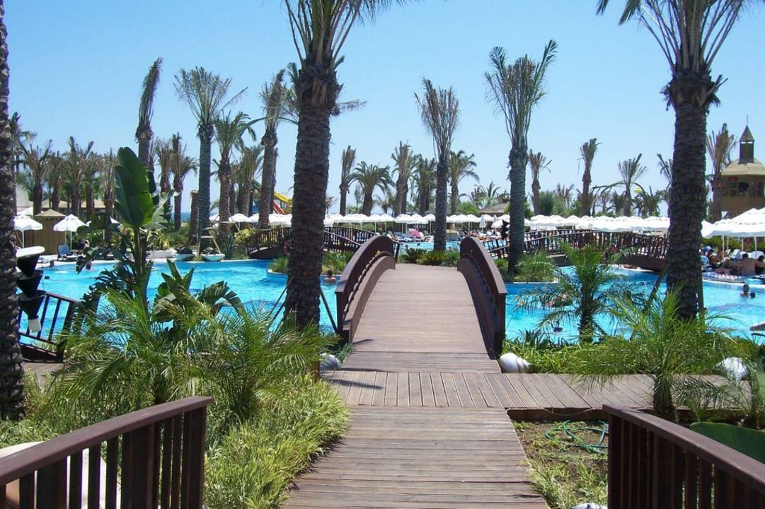 Die Poolanlage Sunis Kumköy Beach Resort Hotel & Spa