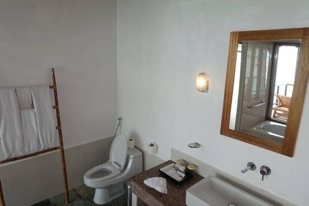 Badezimmer Outrigger Maldives Maafushivaru Resort