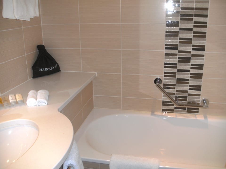 Badezimmer Hilton Garden Inn Frankfurt Airport