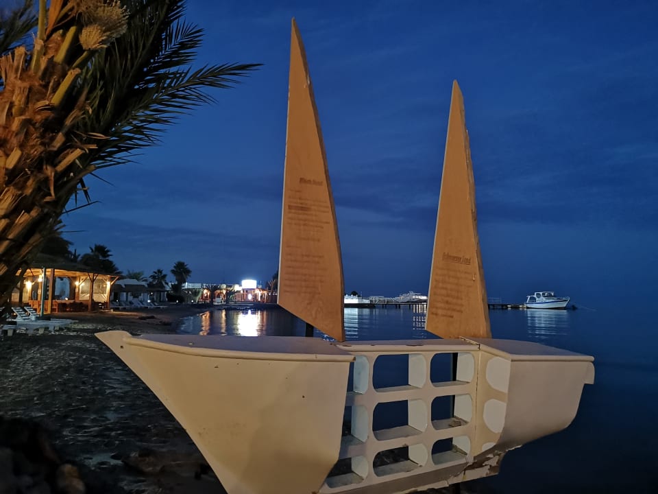 Strand Lotus Bay Beach Resort