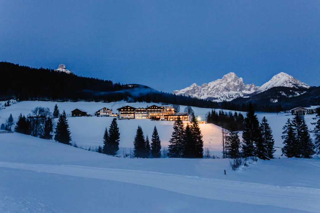 Außenansicht Hotel Neubergerhof