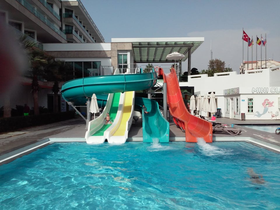 Pool Side Sunport Hotel & Spa