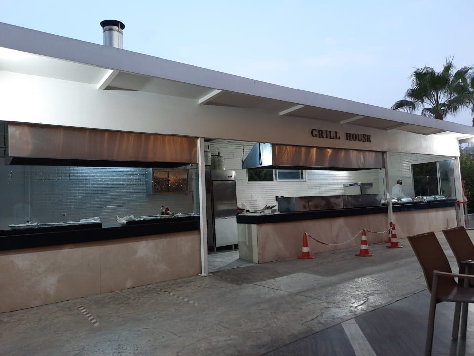 Gastro Saturn Palace Resort Hotel