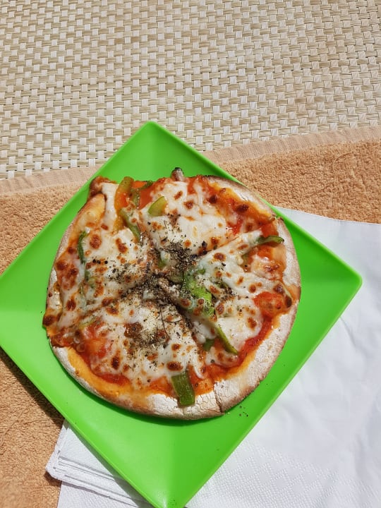 Pizza frisch am Pool zubereitet Jaz Makadi Oasis Resort