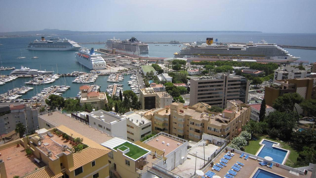 Port from Suite #906 Hotel Amic Horizonte