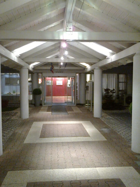 Durchgang Sorell Hotel Sonnental