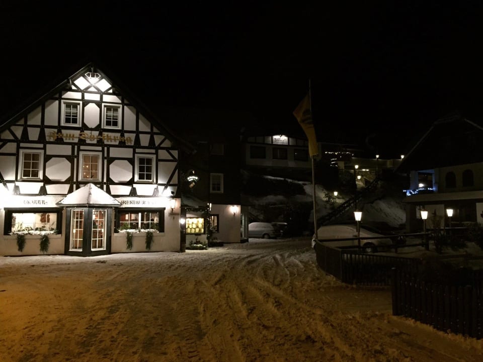 Oberhalb liegt die Pension Pension Dorfkrug