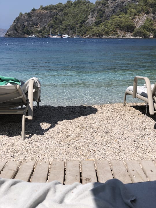 Strand Hillside Beach Club