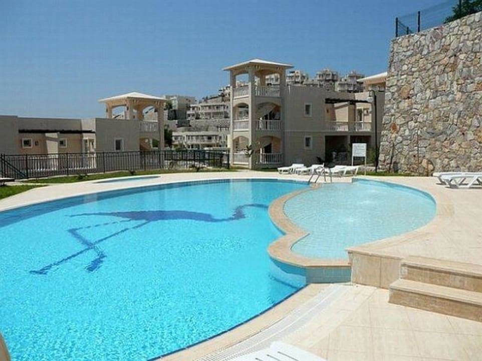 1 of 19 swimming pools Flamingo Country Residences