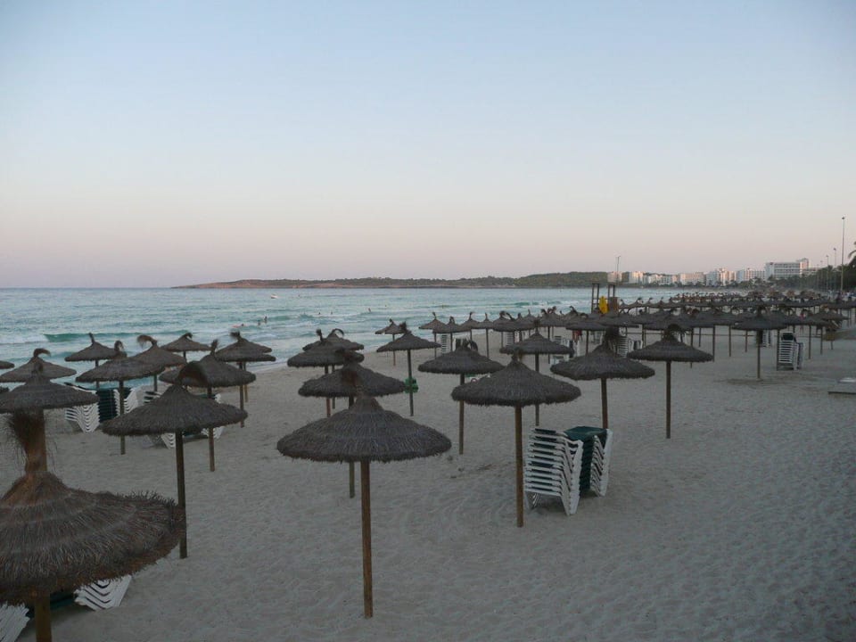 Der wunderschöne Strand Sabina Hotel & Suites