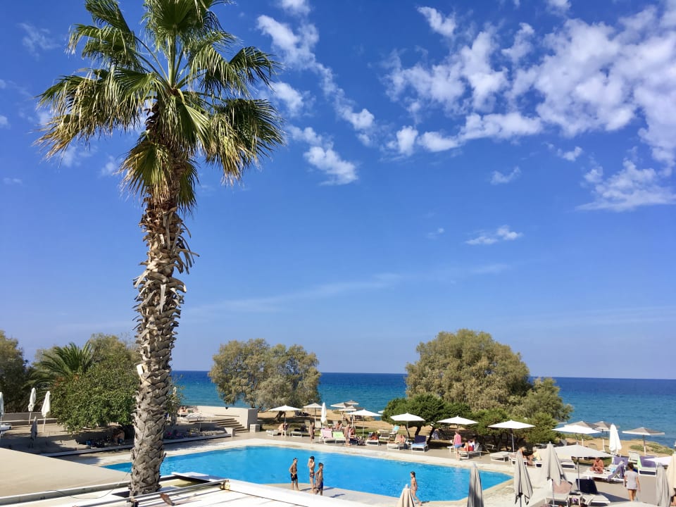 Ausblick The Bay Hotel & Suites