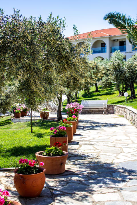 Gartenanlage Akrathos Beach Hotel