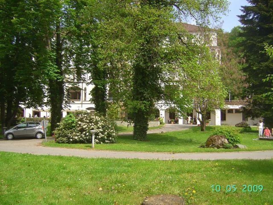 Gepflegte Parkanlage Parkhotel Jordanbad