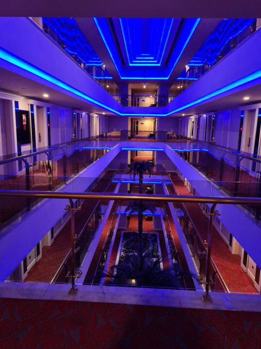 Lobby Azura Deluxe Resort & Spa Hotel