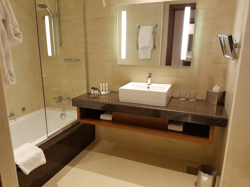Badezimmer DoubleTree by Hilton Resort & Spa Marjan Island