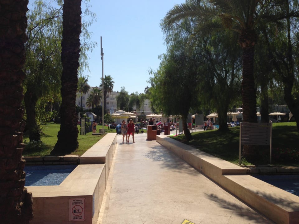 Weg zum Pool Monachus Family Resort Sorgun