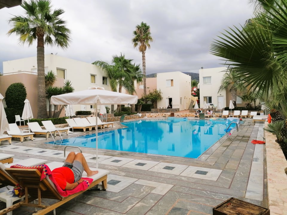 Pool Hotel Meropi