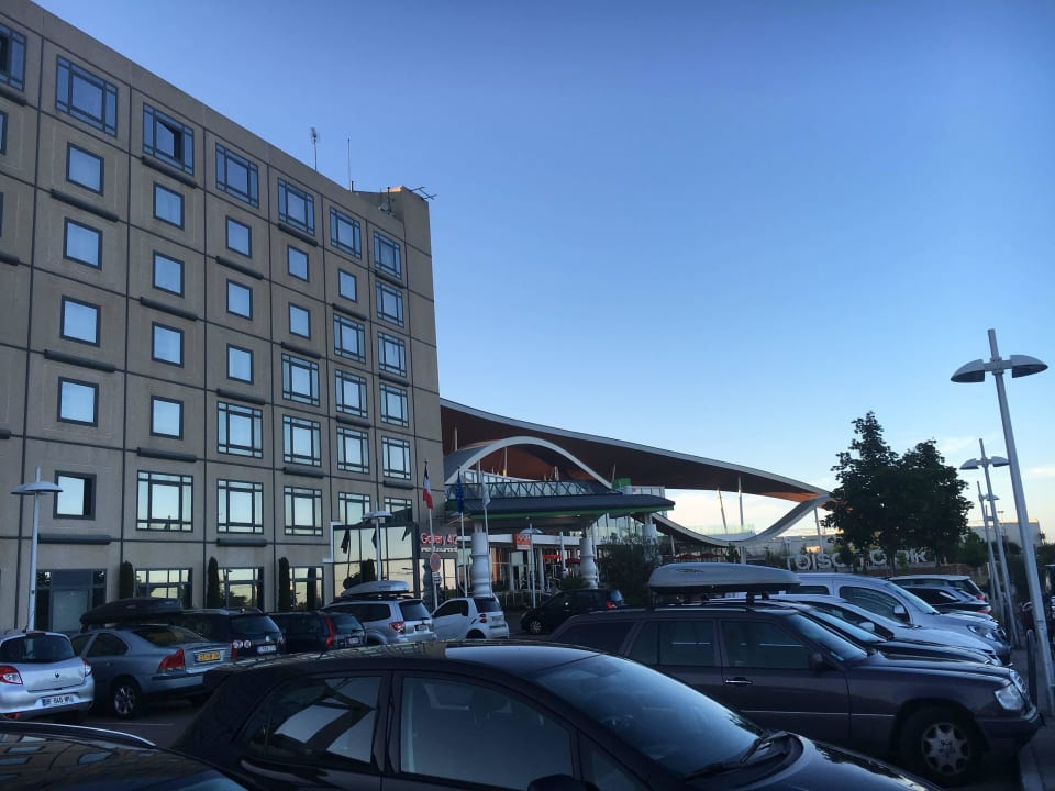 Parkplatz Hotel Holiday Inn G.C. Dijon