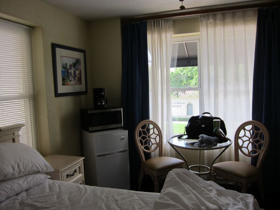 Kühlschrank und Microwelle Hotel Hollander St. Petersburg