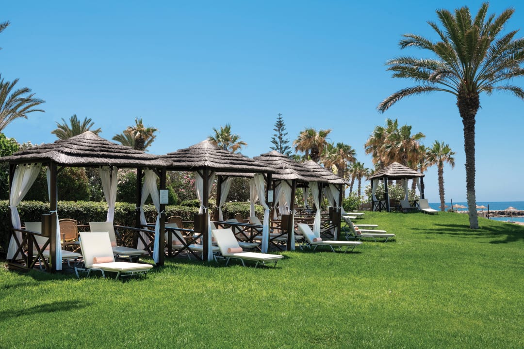 Gartenanlage Constantinou Bros Athena Beach Hotel