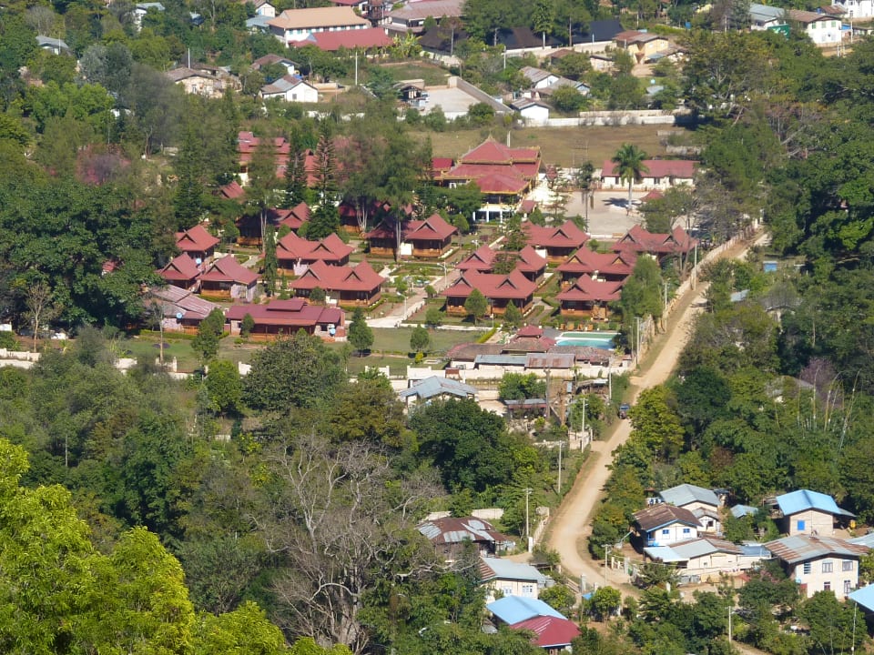 Blick vom Höhleneingang Conqueror Resort Pindaya