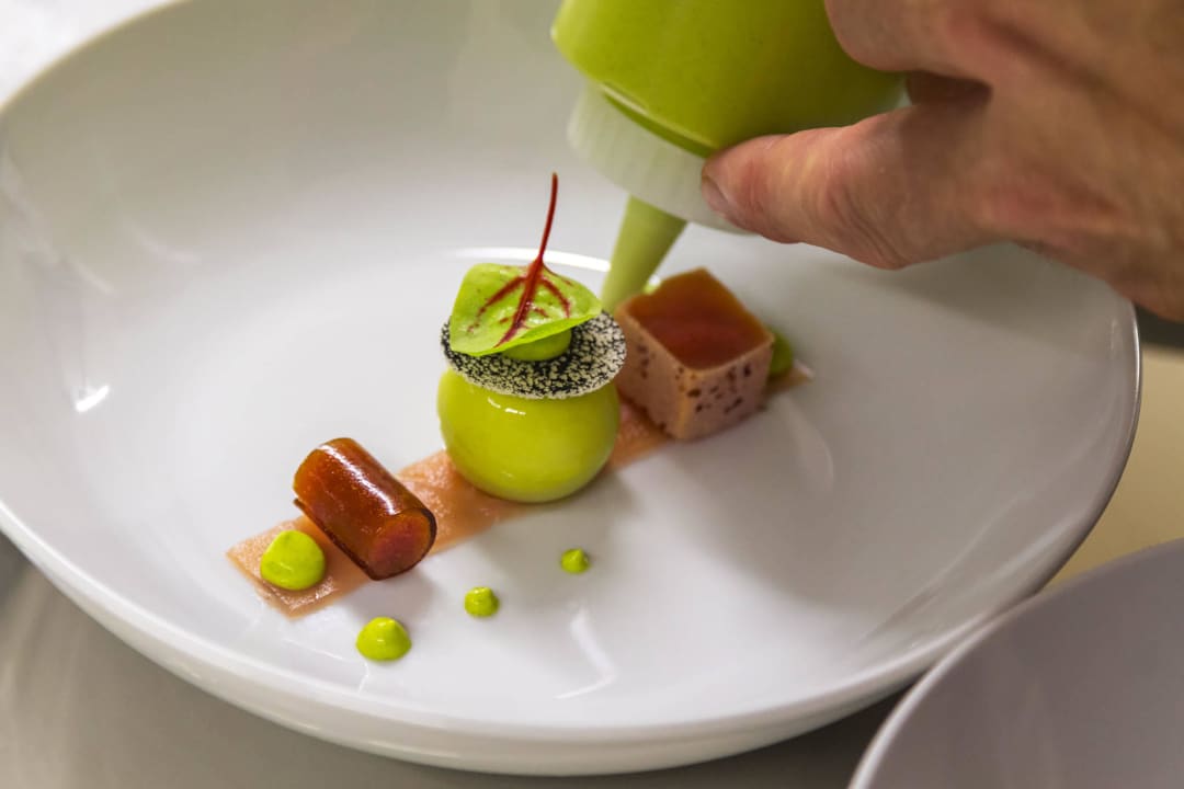 Chefkoch Tibor bei der Arbeit Hotel Der Waldhof