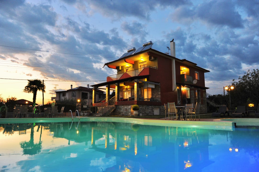 Pool SUNDAY RESORT Studios and Apartments