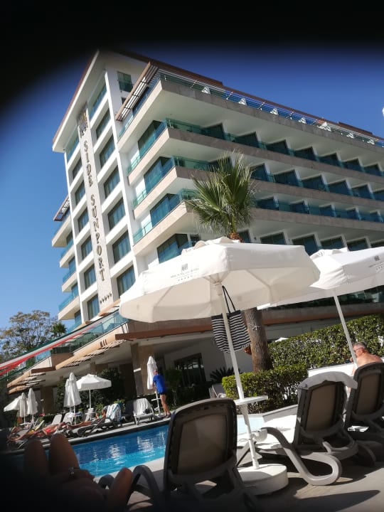 Pool Side Sunport Hotel & Spa