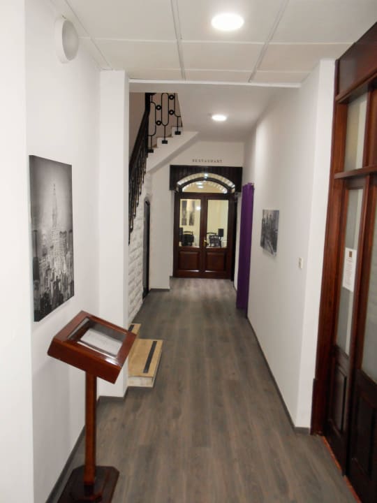 Corridor leading to Restaurant Hotel Plevna