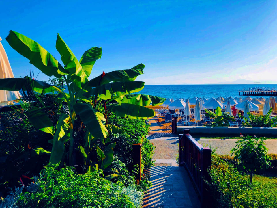 Strand Hotel Grand Side