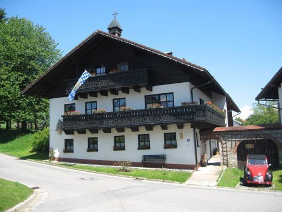 Unser Haus im Sommer Gästehaus Haibach