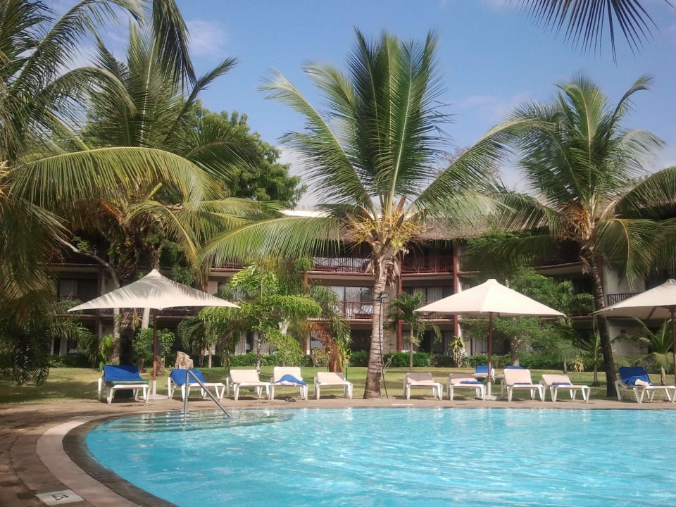 Blick vom obersten Maridadi-Pool zum Maridadi-Wing Baobab Beach Resort & Spa