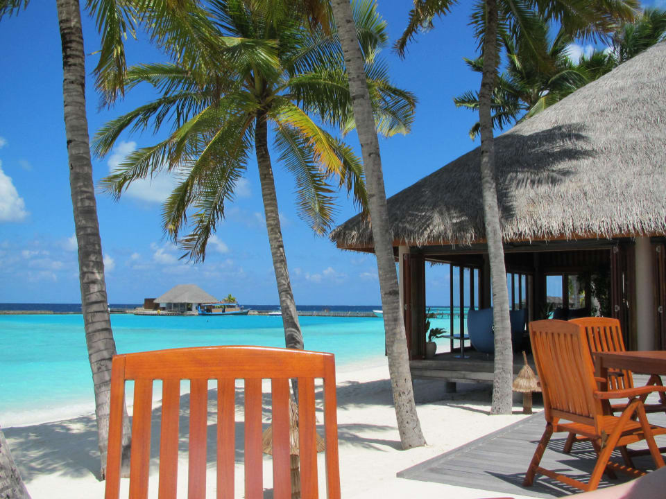Blick von der Barterrasse Veligandu Maldives Resort Island