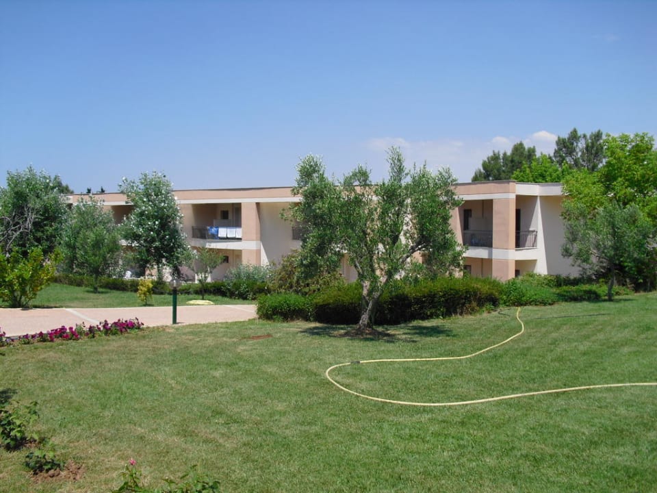 Nebengebäude Pomegranate Wellness Spa Hotel