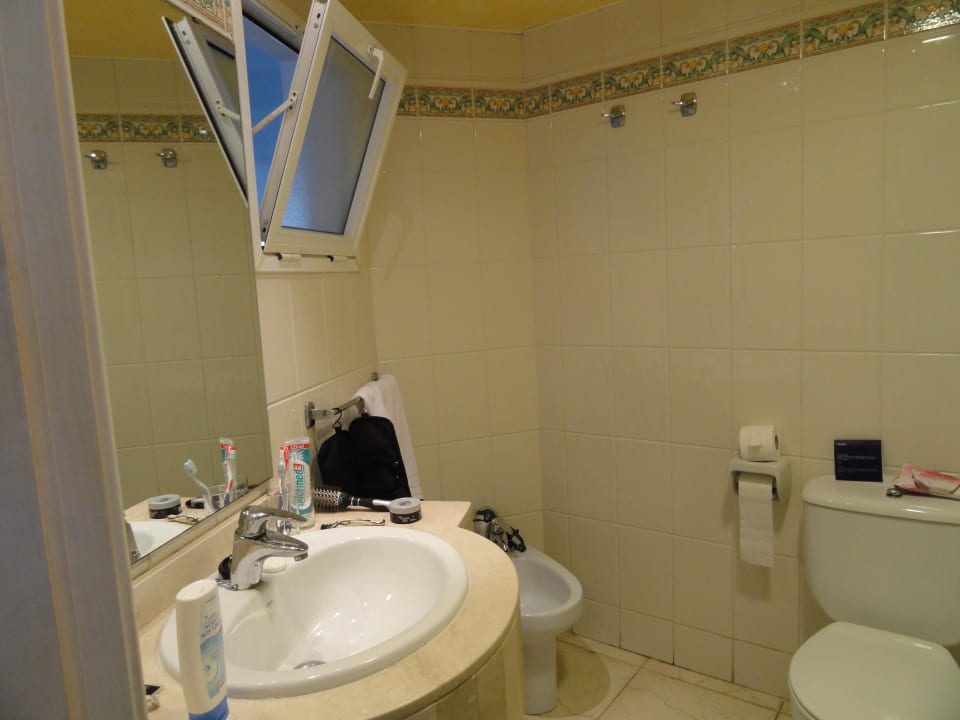 Altes Badezimmer... Barceló Santiago - Adults Only