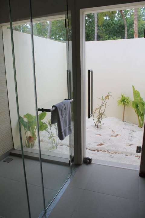 Bad Centara Ras Fushi Resort & Spa Maldives