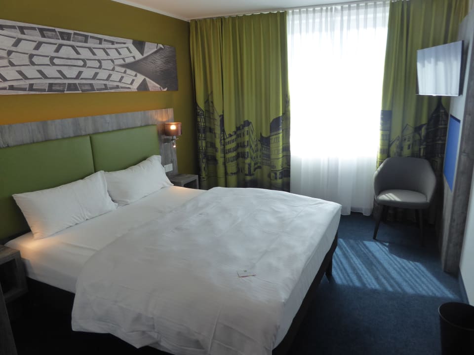 Zimmer ibis Styles Tubingen