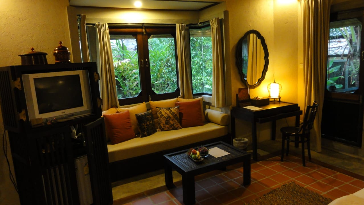 TV und Couch Moracea by Khao Lak Resort