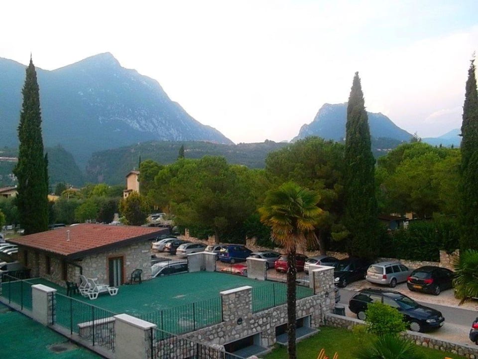 Widok z balkonu-lewa strona Hotel Antico Monastero