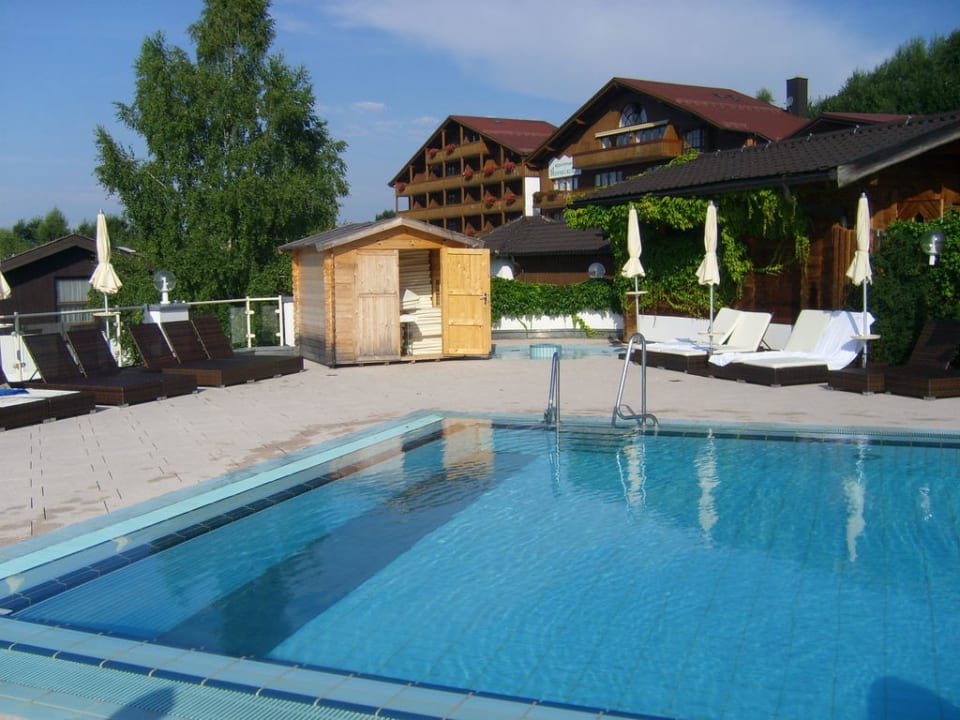 Außenpoolanlage Hotel Sonnenhof