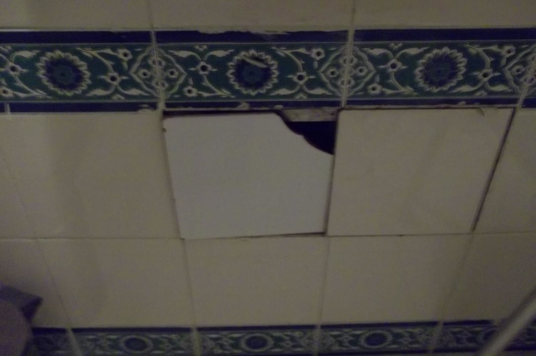 Kaputte Fliesen Mahdia Beach & Aquapark