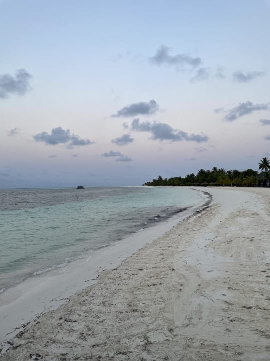 Strand Kuredu Island Resort & Spa