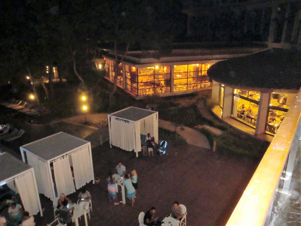 Abendstimmung vor dem Restaurant Lykia World Antalya