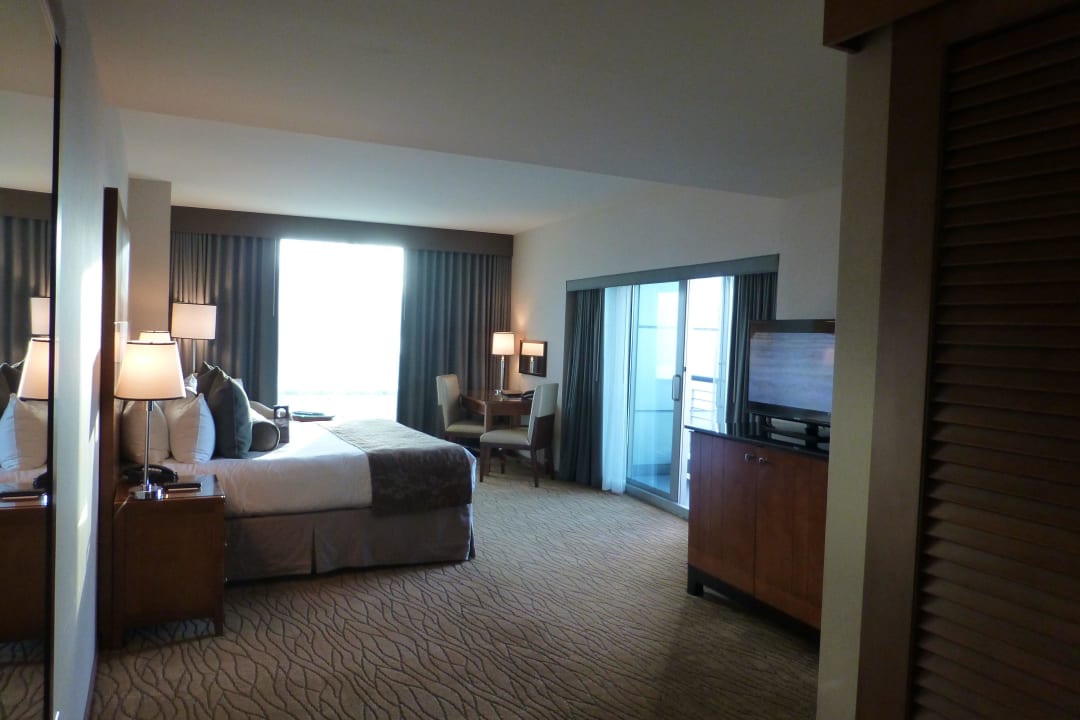Deluxe King Room Omni San Diego Hotel