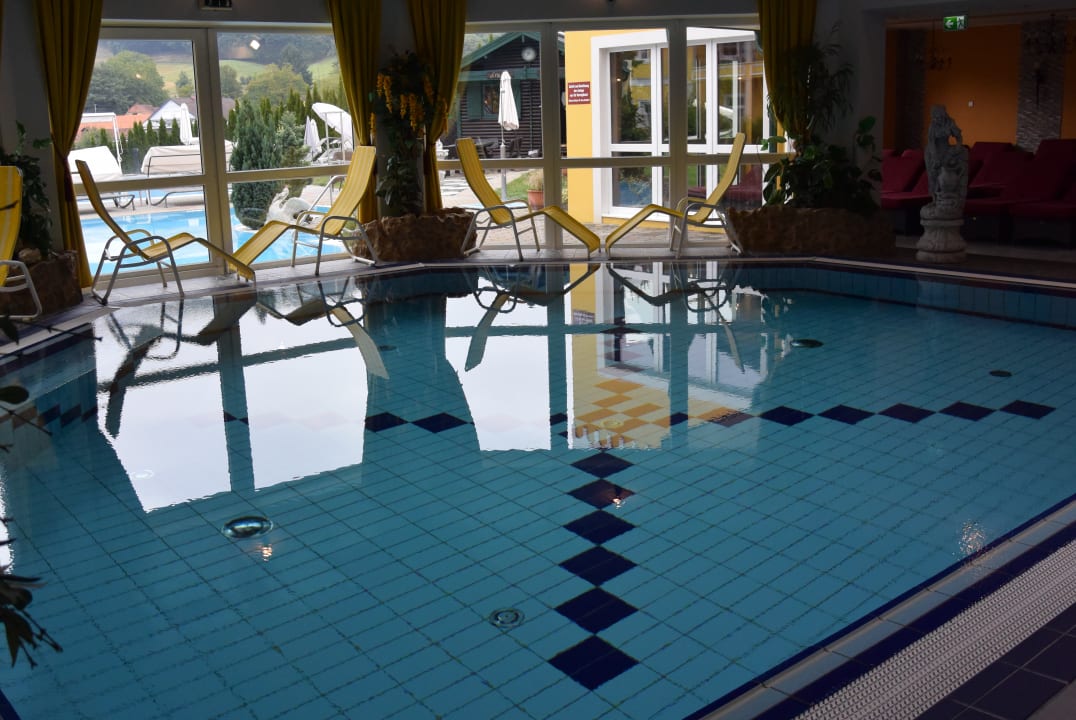 Pool Schlössl Hotel Kindl