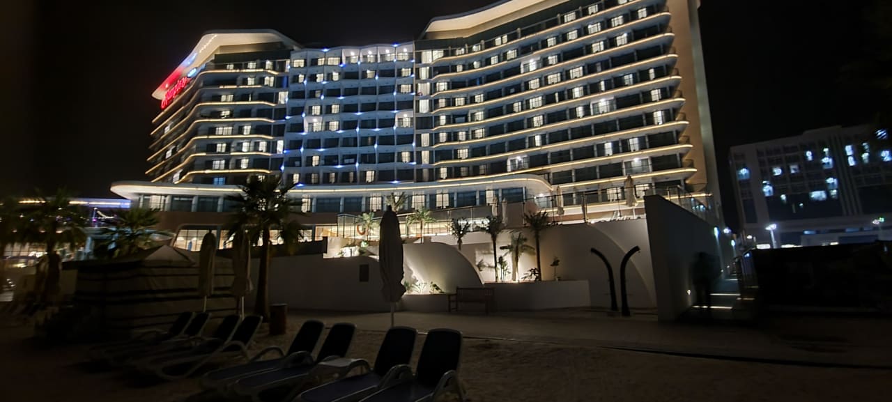 Außenansicht Hampton by Hilton Marjan Island