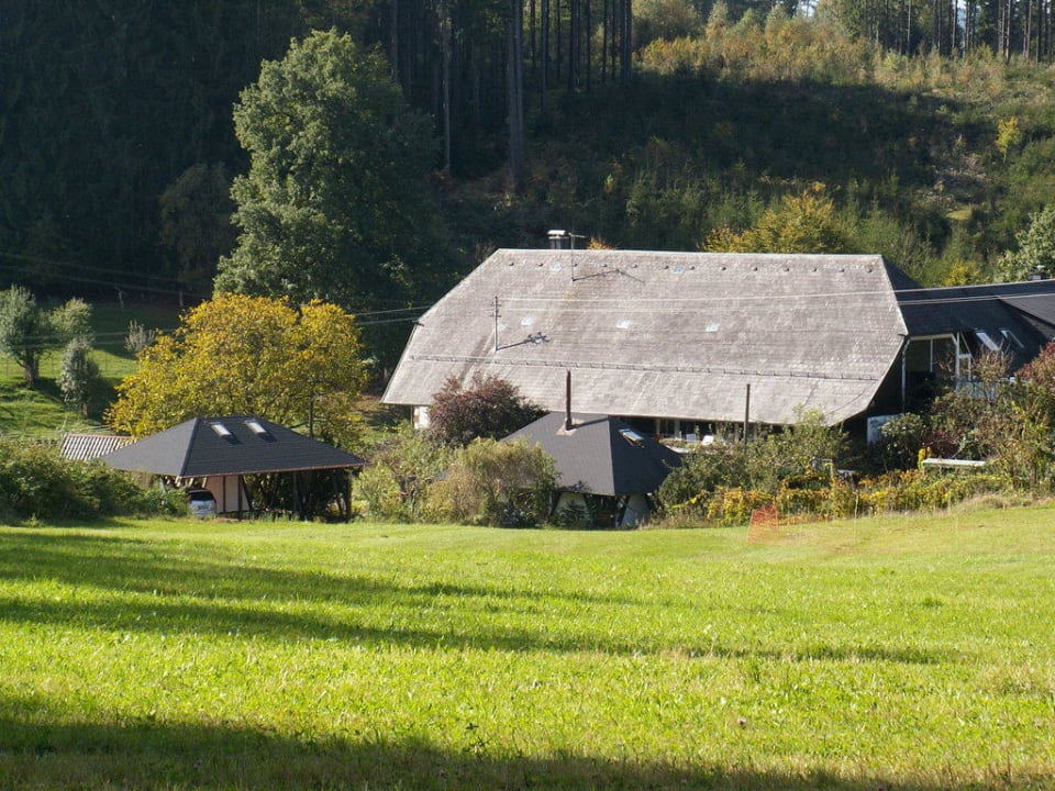 "Inmitten Von Felder Und W..." S'Fleckli Bioland Ferienbauernhof ...