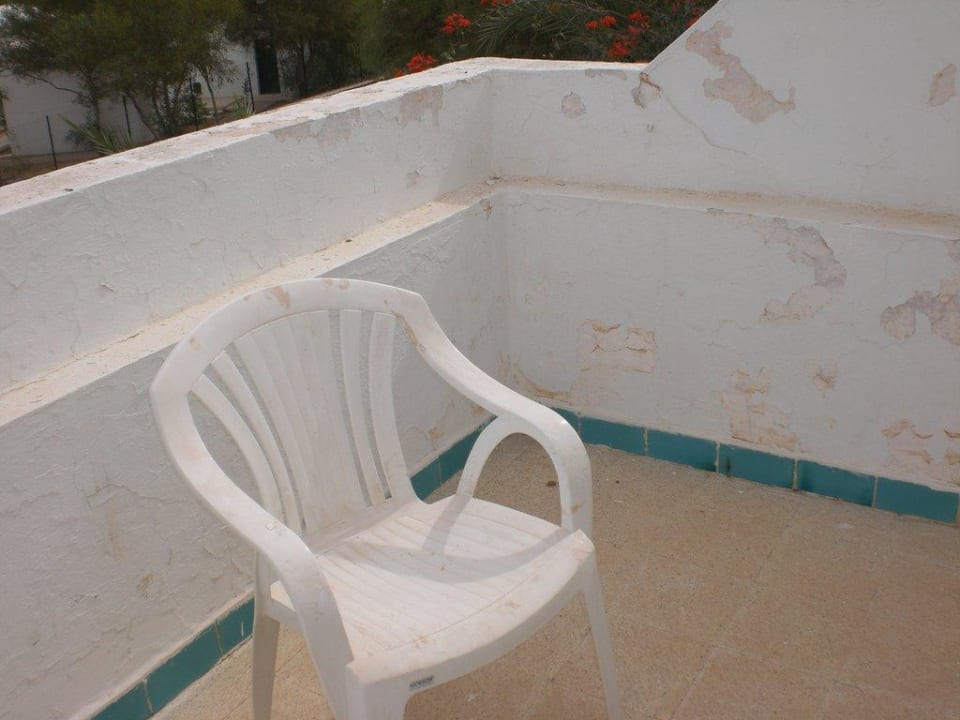 Terrasse mit Instandhaltungsstau Hotel Sangho Club Zarzis