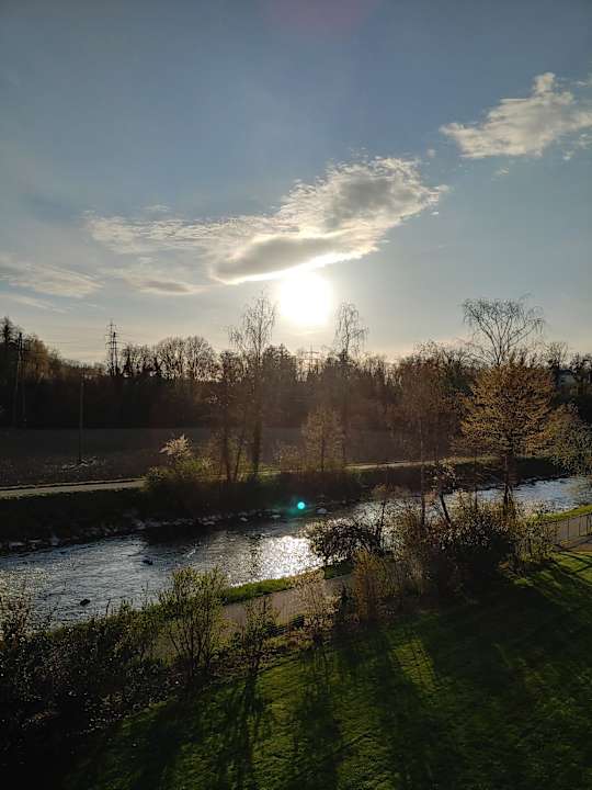 Außenansicht Riverside Hotel