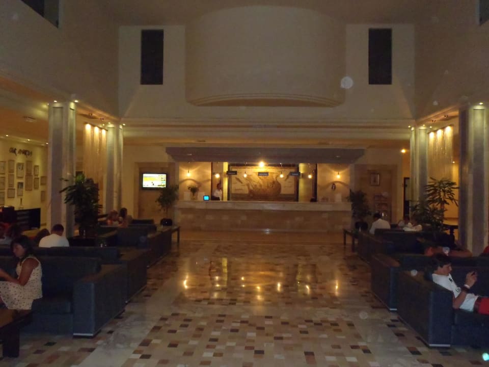 Die Rezeption  TUI MAGIC LIFE Penelope Beach